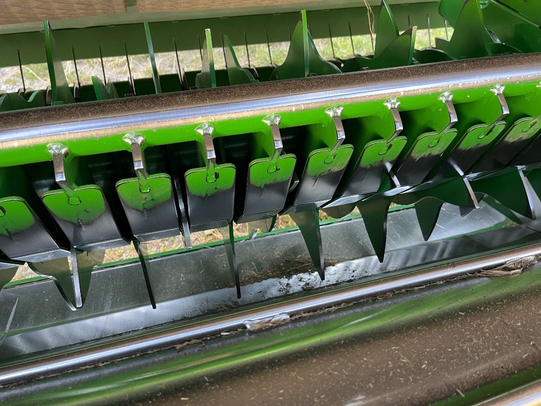 Rundballenpresse typu John Deere 854 RotoFlow Cover Edge, Gebrauchtmaschine v Ebersbach (Obrázek 28)