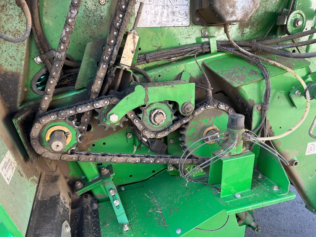 Rundballenpresse typu John Deere 854 RotoFlow Cover Edge, Gebrauchtmaschine v Ebersbach (Obrázok 21)