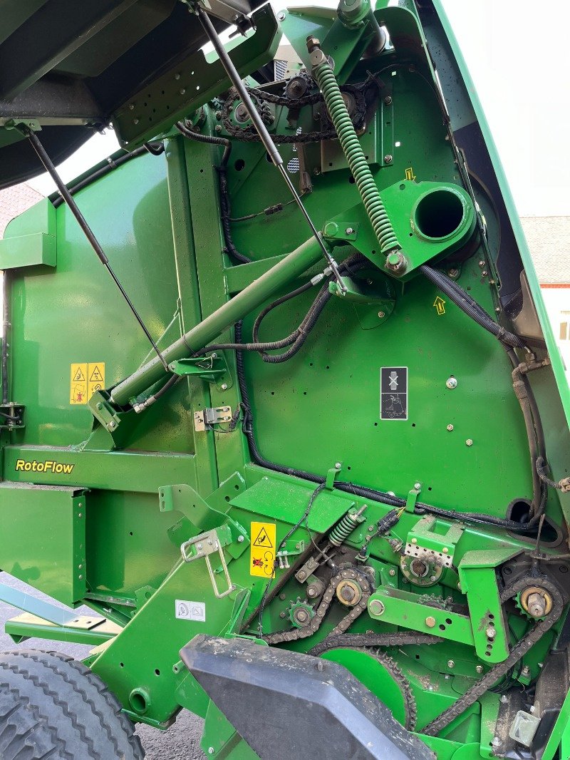 Rundballenpresse типа John Deere 854 RotoFlow Cover Edge, Gebrauchtmaschine в Ebersbach (Фотография 18)