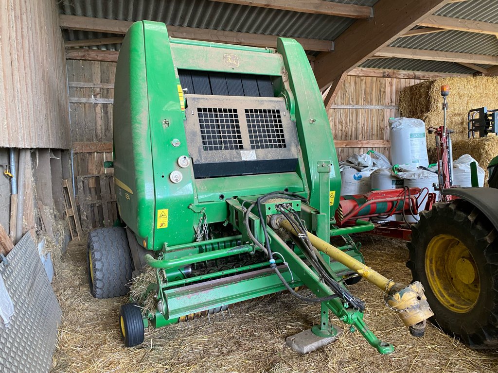 Rundballenpresse des Typs John Deere 854 ROTOFLOW, Gebrauchtmaschine in MEYMAC (Bild 2)