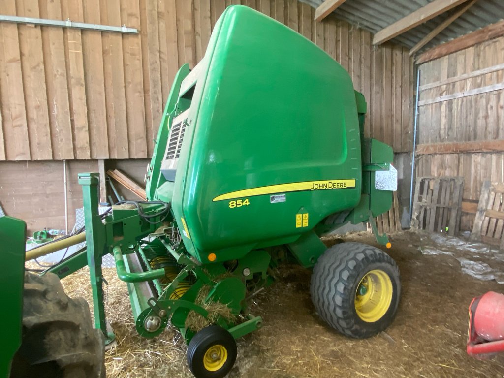 Rundballenpresse tip John Deere 854 ROTOFLOW, Gebrauchtmaschine in MEYMAC (Poză 1)