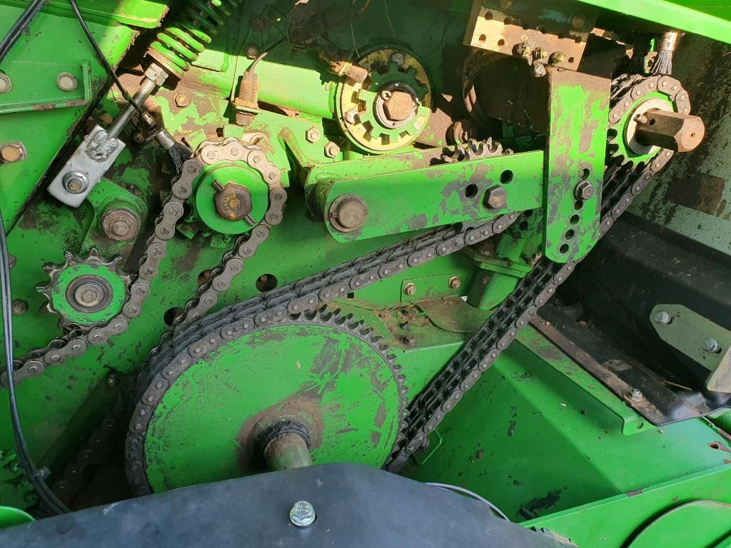 Rundballenpresse van het type John Deere 854, Gebrauchtmaschine in DOMFRONT (Foto 7)