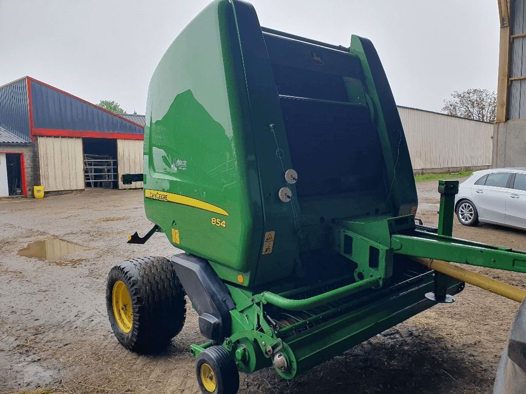 Rundballenpresse typu John Deere 854, Gebrauchtmaschine v DOMFRONT (Obrázek 6)