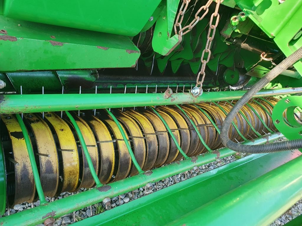 Rundballenpresse van het type John Deere 854, Gebrauchtmaschine in DOMFRONT (Foto 6)