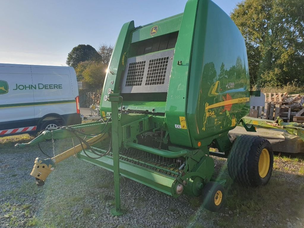 Rundballenpresse van het type John Deere 854, Gebrauchtmaschine in DOMFRONT (Foto 2)