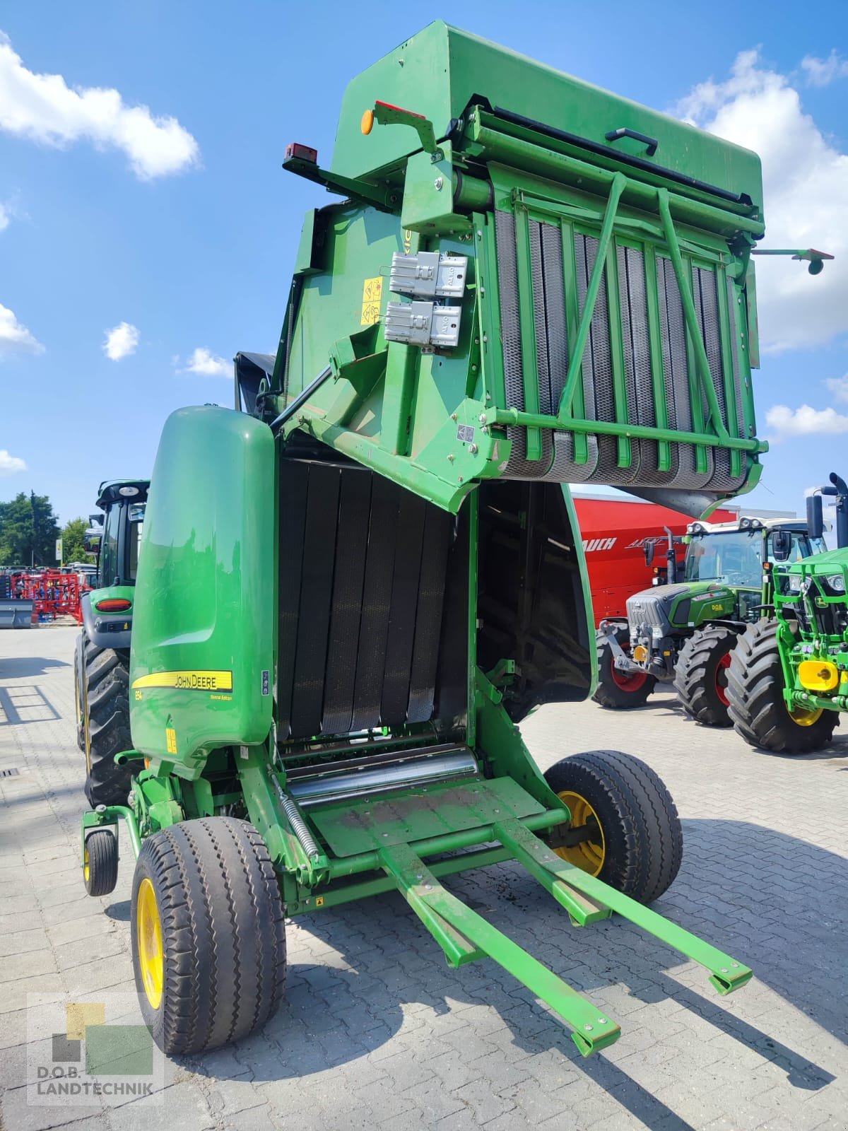 Rundballenpresse типа John Deere 854, Gebrauchtmaschine в Regensburg (Фотография 2)