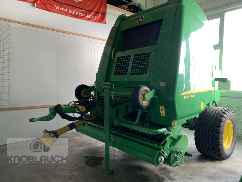 Rundballenpresse of the type John Deere 864 MaxiCut, Gebrauchtmaschine in Kandern-Tannenkirch (Picture 1)