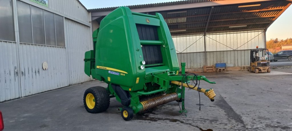 Rundballenpresse του τύπου John Deere 864 MAXICUT, Gebrauchtmaschine σε VERT TOULON (Φωτογραφία 4)