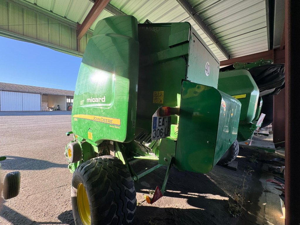 Rundballenpresse des Typs John Deere 864 MAXICUT, Gebrauchtmaschine in GUERET (Bild 4)