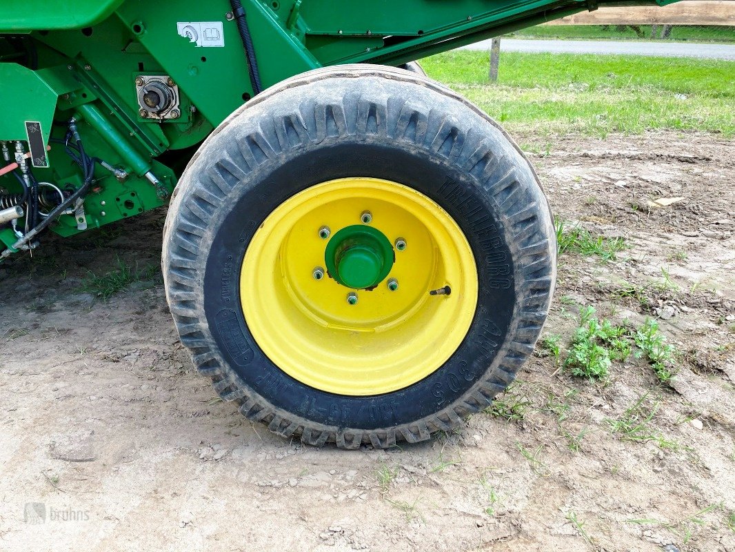 Rundballenpresse van het type John Deere 864 PREMIUM MaxiCut, Gebrauchtmaschine in Karstädt (Foto 18)