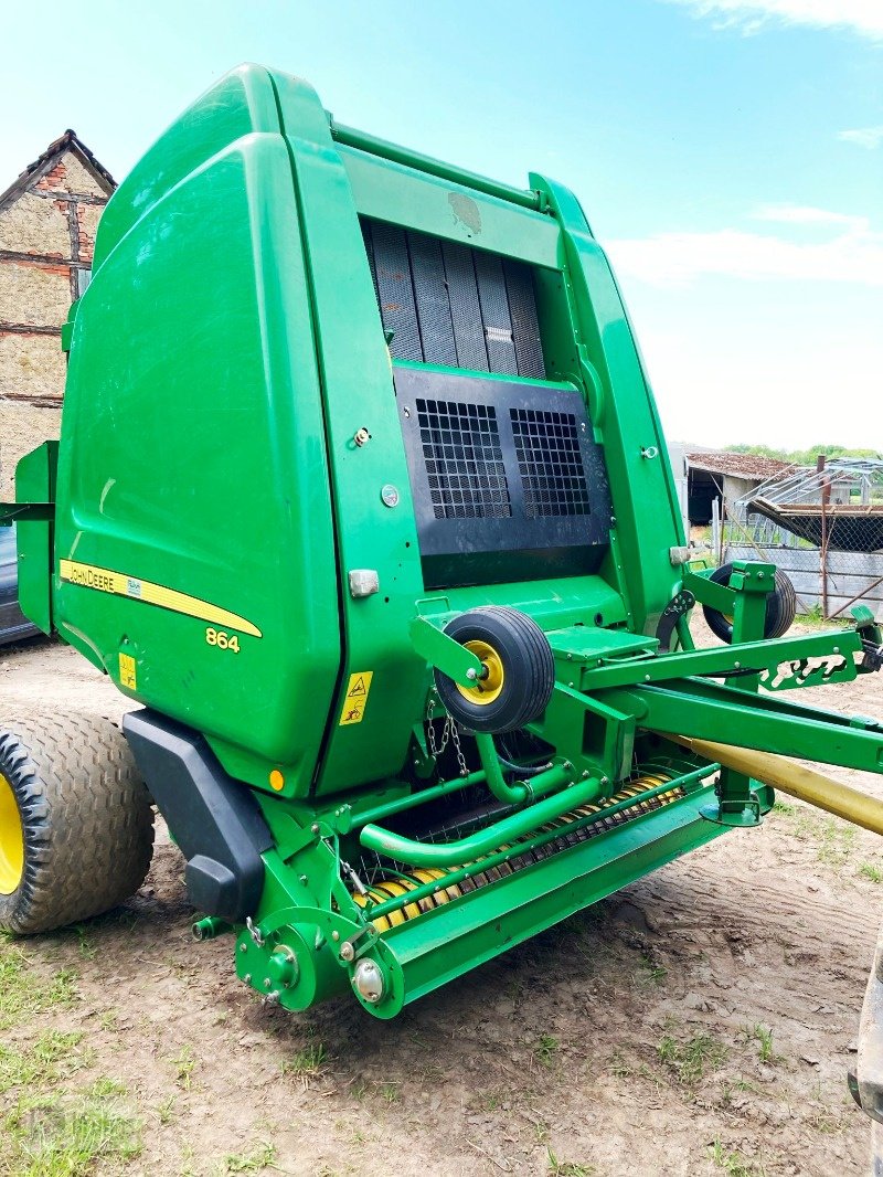 Rundballenpresse Türe ait John Deere 864 PREMIUM MaxiCut, Gebrauchtmaschine içinde Karstädt (resim 1)