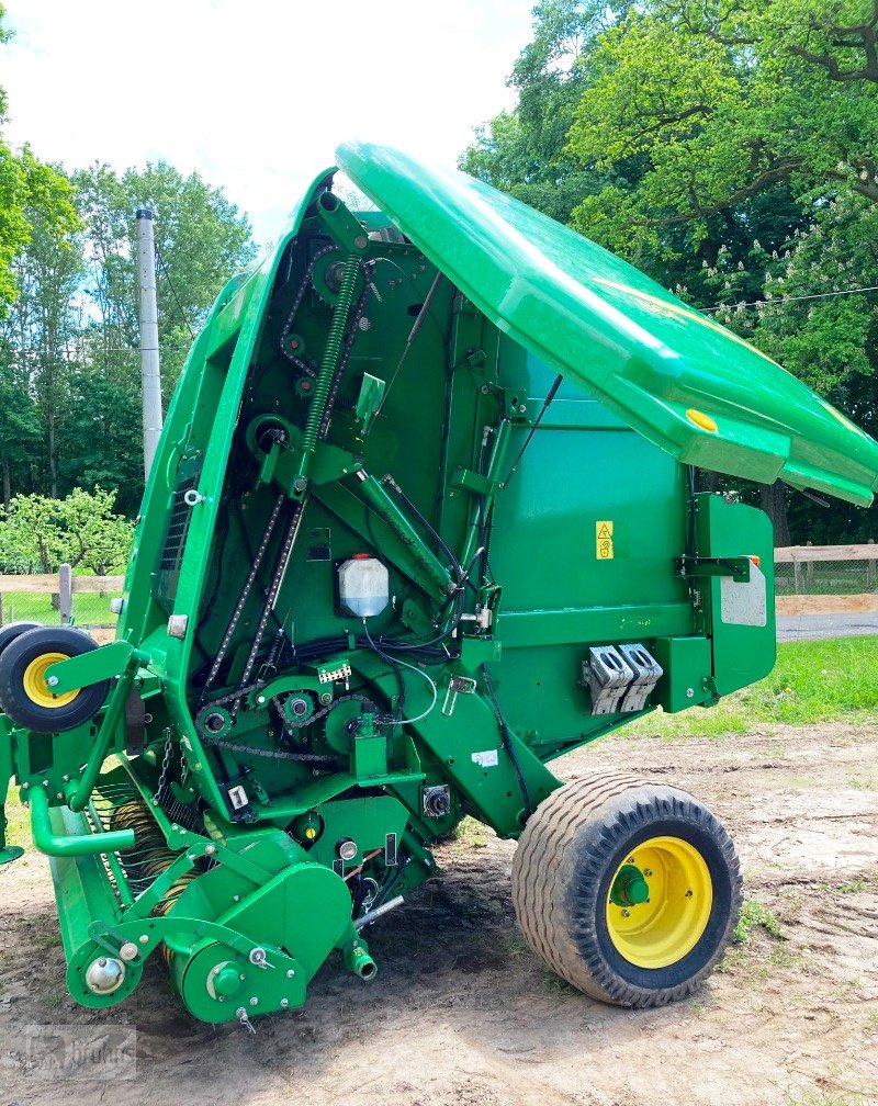 Rundballenpresse van het type John Deere 864 PREMIUM MaxiCut, Gebrauchtmaschine in Karstädt (Foto 8)