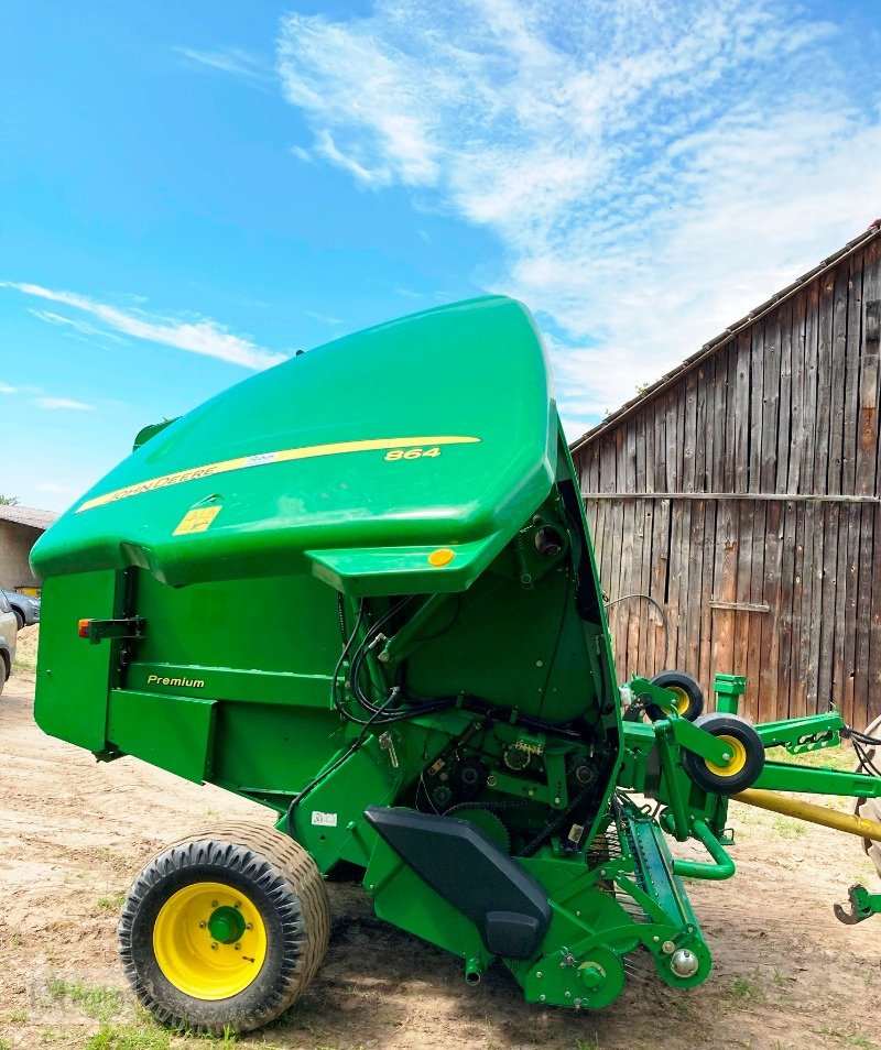 Rundballenpresse van het type John Deere 864 PREMIUM MaxiCut, Gebrauchtmaschine in Karstädt (Foto 7)