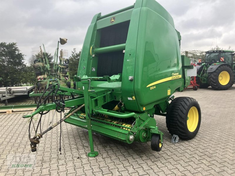 Rundballenpresse a típus John Deere 864 PREMIUM, Gebrauchtmaschine ekkor: Spelle