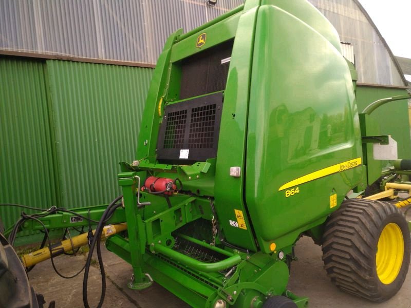 Rundballenpresse typu John Deere 864 Rotoflow, Gebrauchtmaschine v Liebenwalde (Obrázek 1)