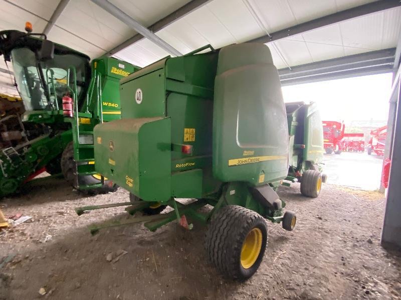 Rundballenpresse typu John Deere 864, Gebrauchtmaschine w ESCAUDOEUVRES (Zdjęcie 3)