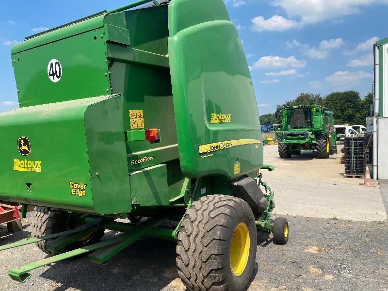 Rundballenpresse typu John Deere 864, Gebrauchtmaschine v ESCAUDOEUVRES (Obrázek 6)