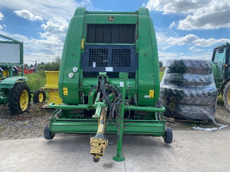 Rundballenpresse typu John Deere 864, Gebrauchtmaschine w Richebourg (Zdjęcie 2)