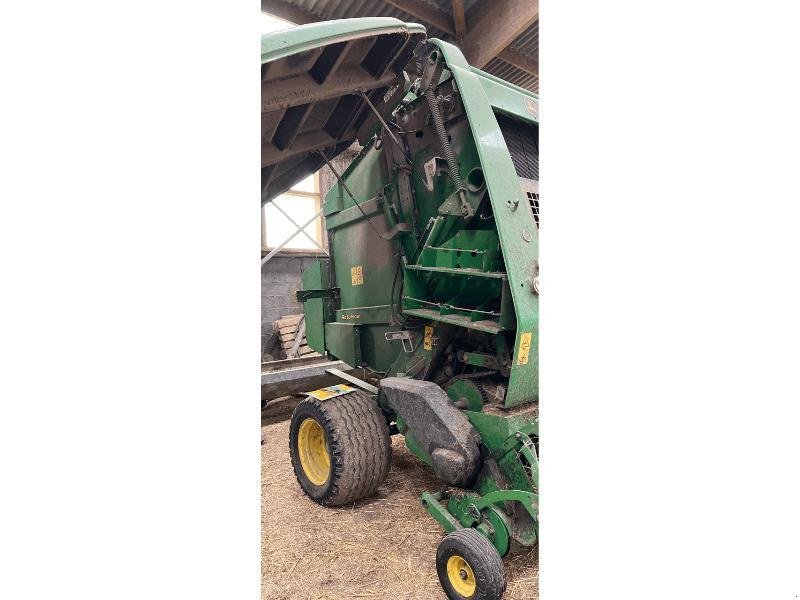 Rundballenpresse typu John Deere 864, Gebrauchtmaschine w Wargnies Le Grand (Zdjęcie 2)