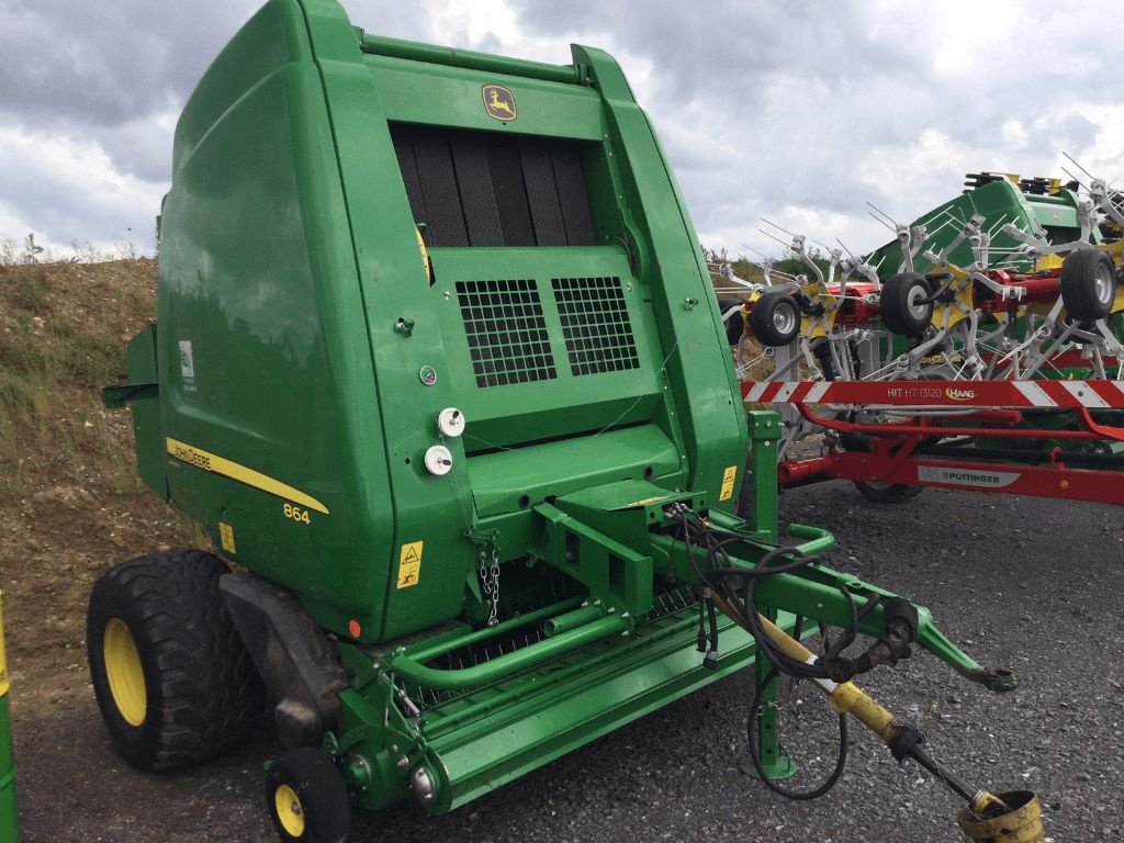 Rundballenpresse des Typs John Deere 864, Gebrauchtmaschine in Vogelsheim (Bild 2)