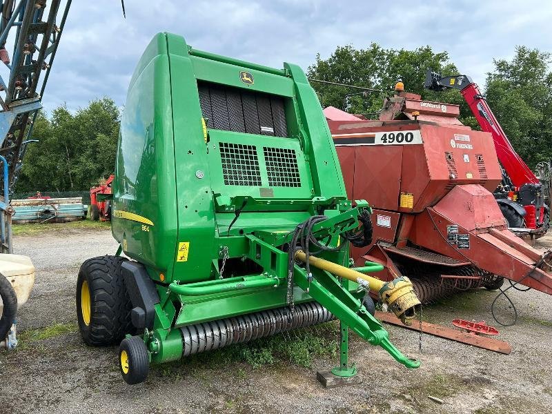 Rundballenpresse van het type John Deere 864, Gebrauchtmaschine in LANDIVISIAU (Foto 2)