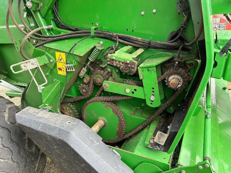 Rundballenpresse типа John Deere 864, Gebrauchtmaschine в LANDIVISIAU (Фотография 5)