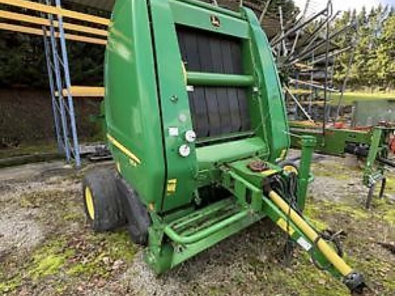 Rundballenpresse от тип John Deere 864, Gebrauchtmaschine в Monferran-Savès (Снимка 1)