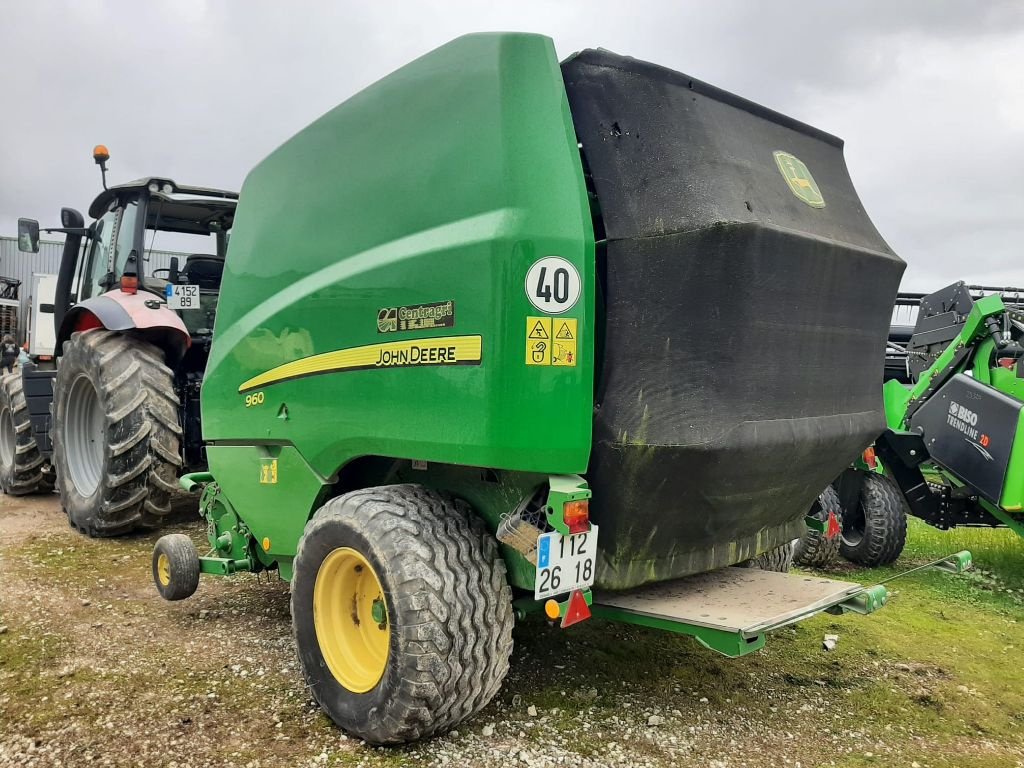 Rundballenpresse typu John Deere 960, Gebrauchtmaschine w SAINT LOUP (Zdjęcie 4)