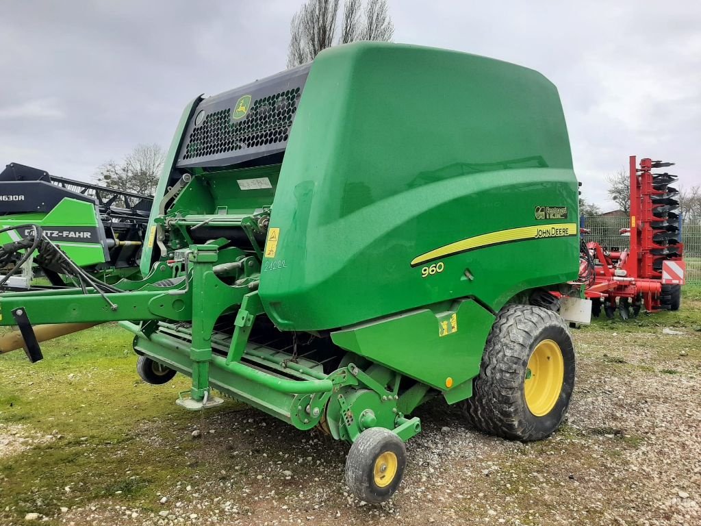 Rundballenpresse typu John Deere 960, Gebrauchtmaschine v SAINT LOUP (Obrázek 2)