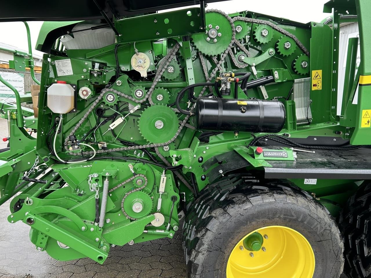 Rundballenpresse типа John Deere C441R, Gebrauchtmaschine в Bramming (Фотография 7)