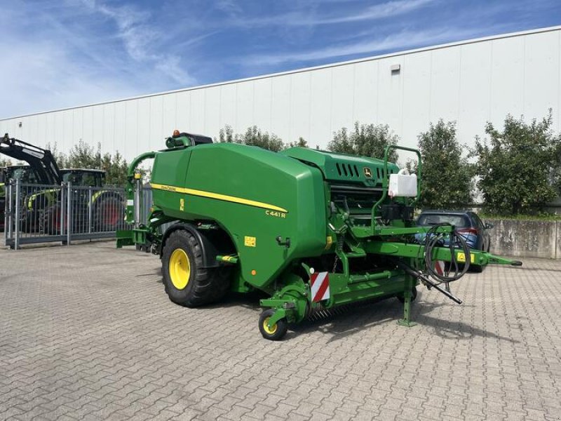 Rundballenpresse des Typs John Deere C441R, Gebrauchtmaschine in Kürten-Neuensaal (Bild 2)