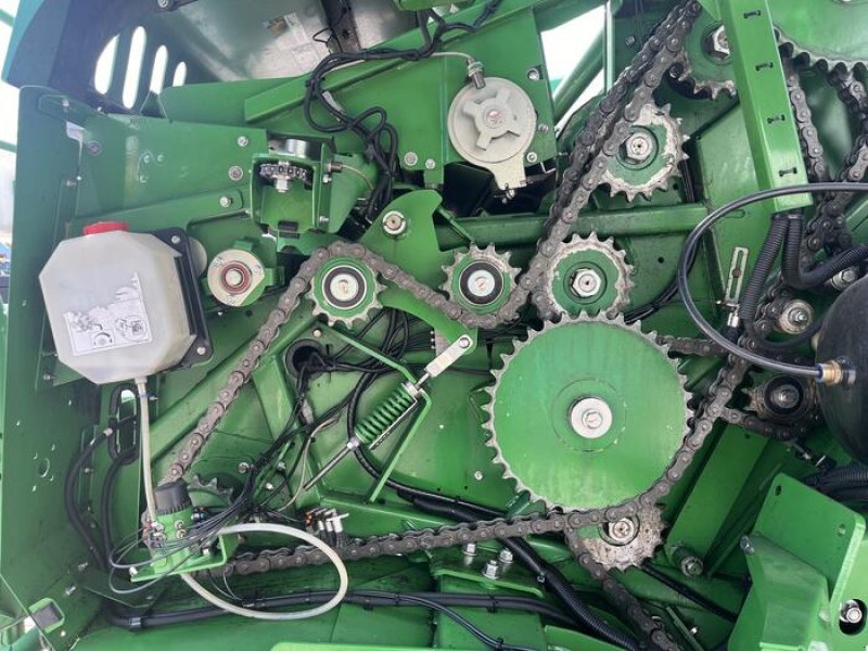 Rundballenpresse des Typs John Deere C441R, Gebrauchtmaschine in Kürten-Neuensaal (Bild 20)