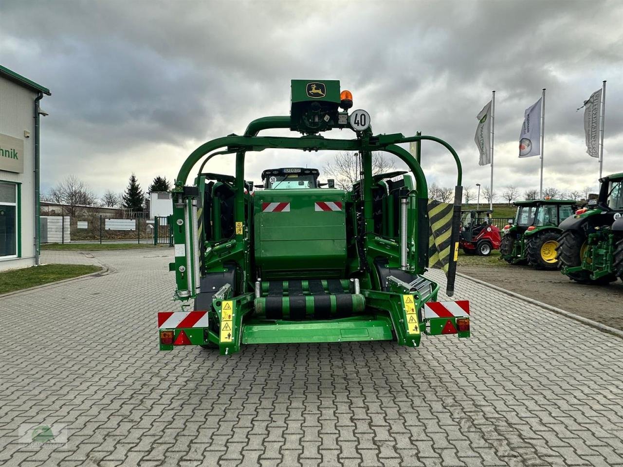 Rundballenpresse del tipo John Deere C441R, Neumaschine en Triebes (Imagen 3)