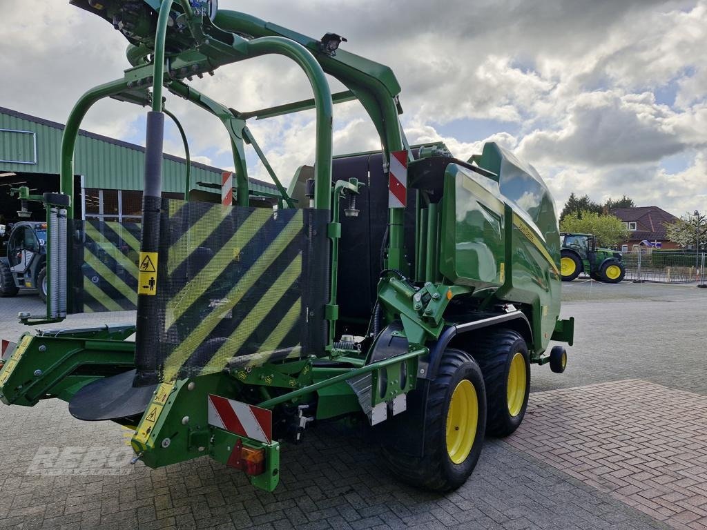 Rundballenpresse van het type John Deere C451R, Neumaschine in Visbek/Rechterfeld (Foto 5)