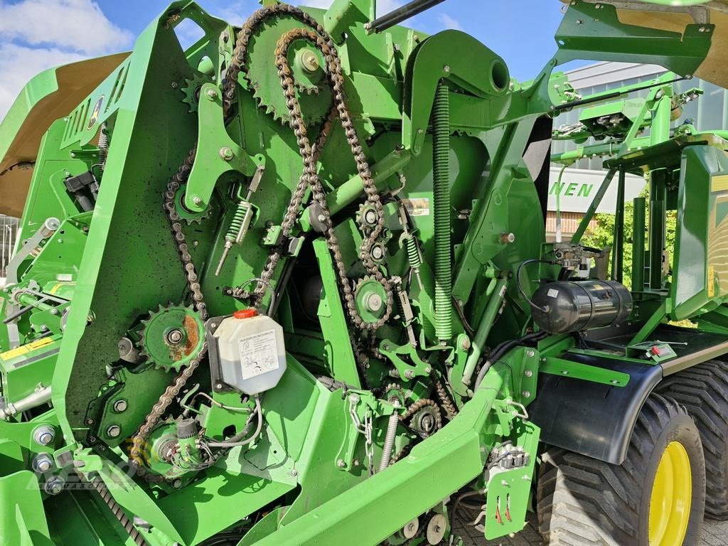 Rundballenpresse van het type John Deere C451R, Neumaschine in Visbek/Rechterfeld (Foto 13)