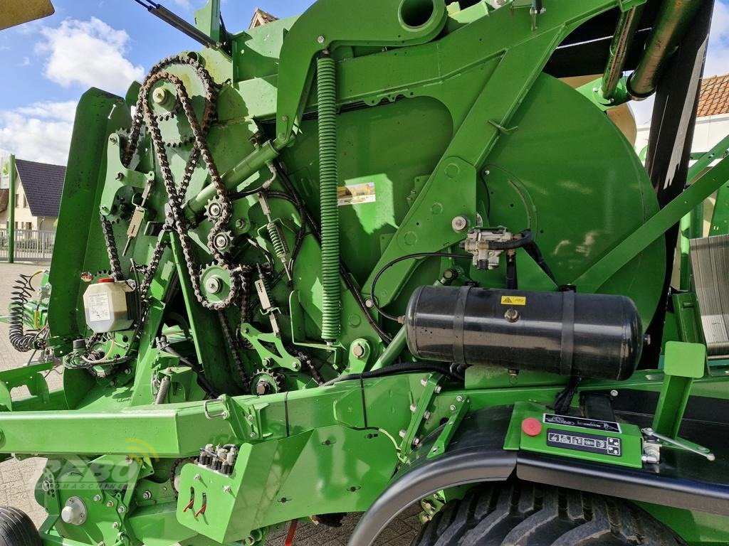 Rundballenpresse van het type John Deere C451R, Neumaschine in Visbek/Rechterfeld (Foto 14)