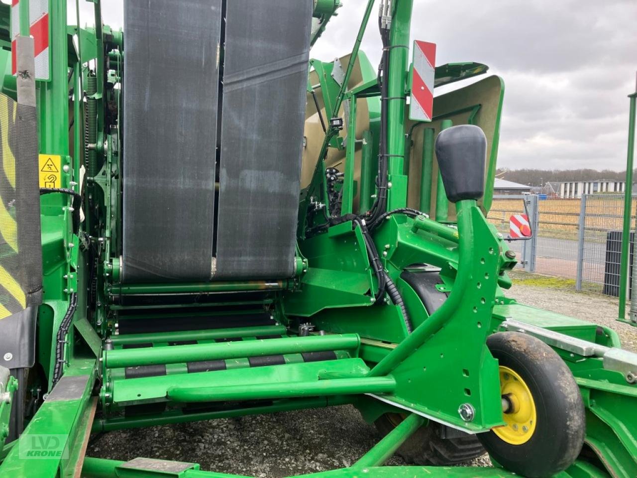 Rundballenpresse van het type John Deere C461R, Gebrauchtmaschine in Spelle (Foto 11)