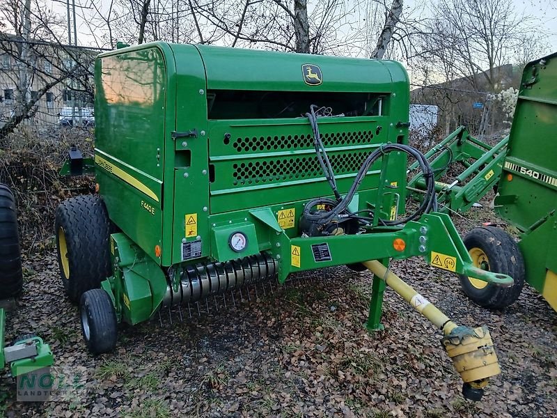 Rundballenpresse des Typs John Deere F 440, Gebrauchtmaschine in Limburg