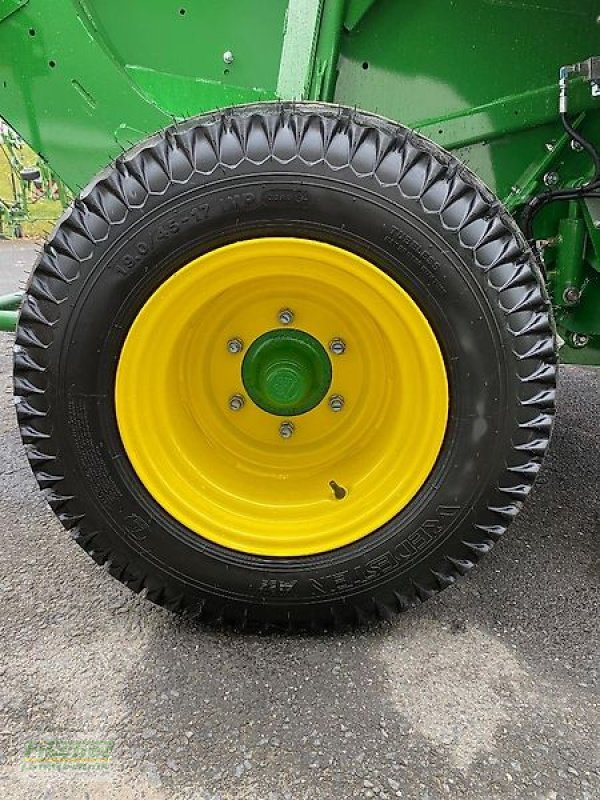 Rundballenpresse typu John Deere F 441 M, Neumaschine w Kroppach (Zdjęcie 10)