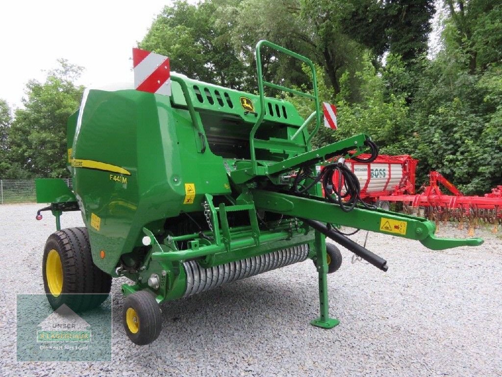 Rundballenpresse Türe ait John Deere F 441 M, Neumaschine içinde Lambach (resim 3)