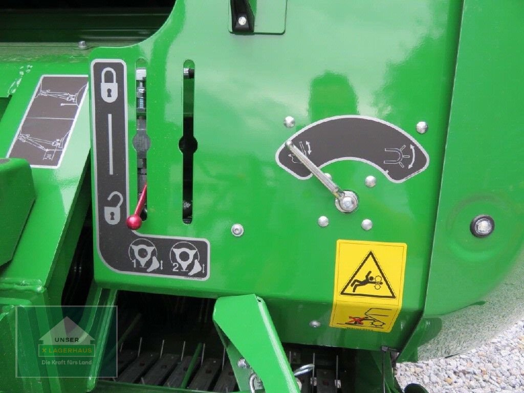 Rundballenpresse of the type John Deere F 441 M, Neumaschine in Lambach (Picture 16)