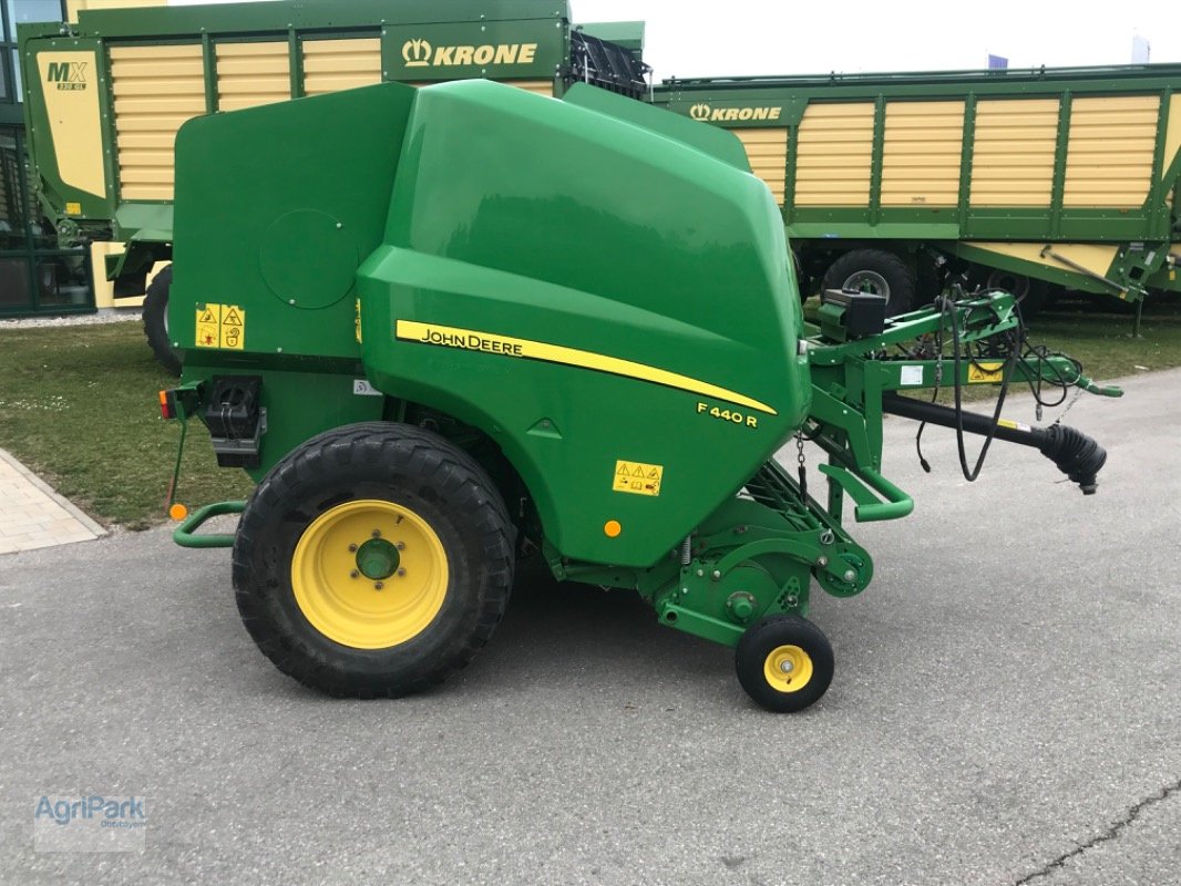 Rundballenpresse типа John Deere F440R, Gebrauchtmaschine в Kirchdorf (Фотография 2)