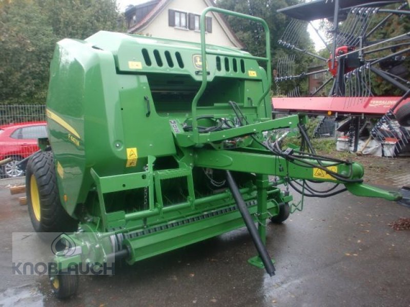 Rundballenpresse des Typs John Deere F441M, Gebrauchtmaschine in Wangen (Bild 1)