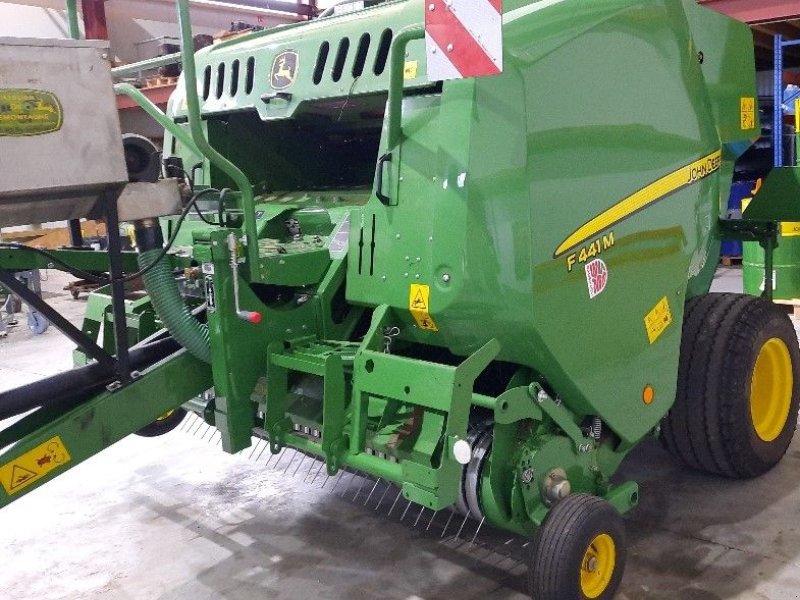 Rundballenpresse του τύπου John Deere F441M, Gebrauchtmaschine σε CHEMAUDIN ET VAUX