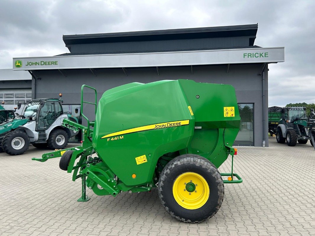 Rundballenpresse tip John Deere F441M, Neumaschine in Mrągowo (Poză 2)