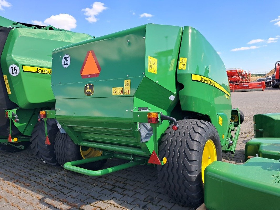 Rundballenpresse a típus John Deere F441M, Neumaschine ekkor: Mrągowo (Kép 4)