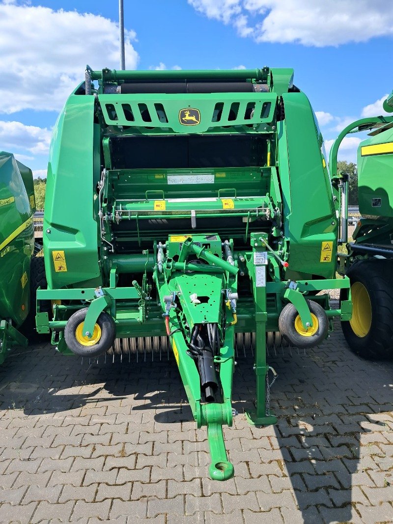 Rundballenpresse a típus John Deere F441M, Neumaschine ekkor: Mrągowo (Kép 7)