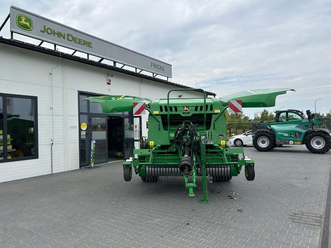 Rundballenpresse of the type John Deere F441M, Neumaschine in Mrągowo (Picture 5)