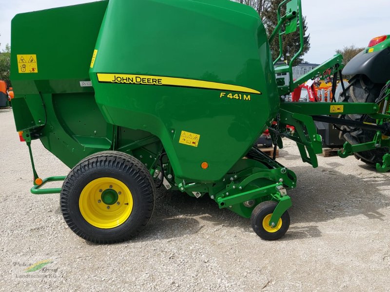 Rundballenpresse от тип John Deere F441M, Neumaschine в Pegnitz-Bronn (Снимка 1)