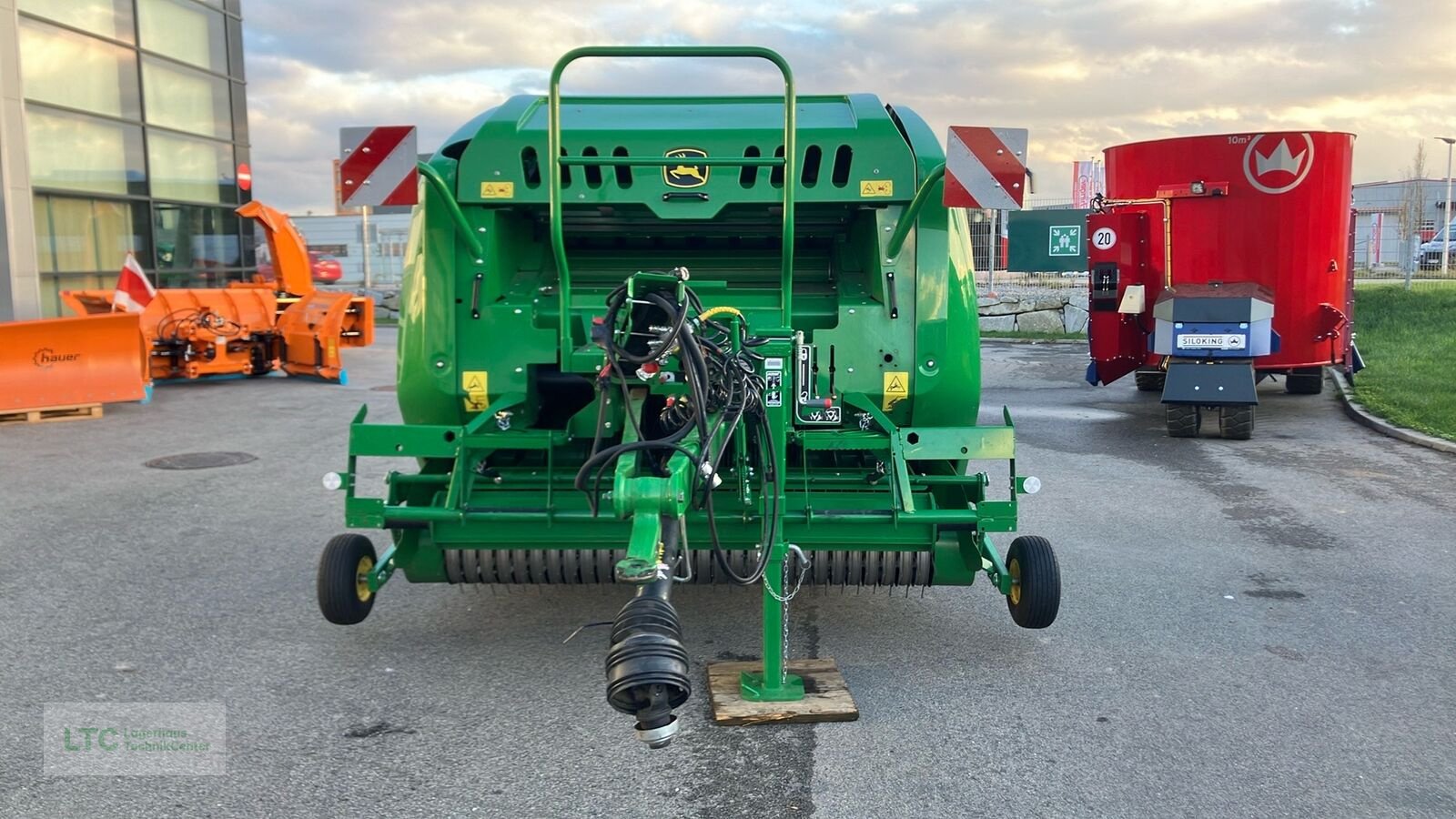 Rundballenpresse tip John Deere F441R HC 25, Vorführmaschine in Redlham (Poză 4)